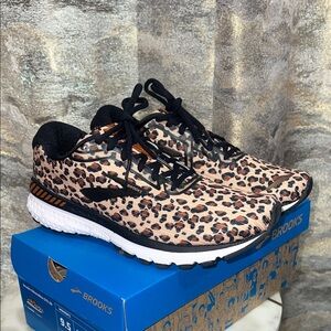 New Brooks Adrenaline GTS 20 Women's Leopard Print Running Shoes - Black & Tan